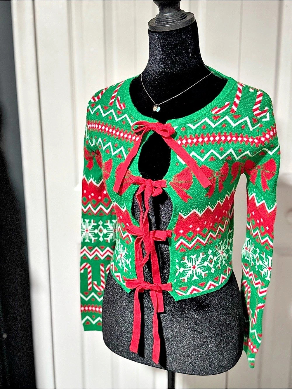 Derek Heart Holiday Tie-Front Sweater Green & Red Size Small Like New